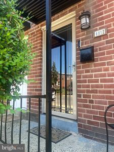 6812 Grebe Pl