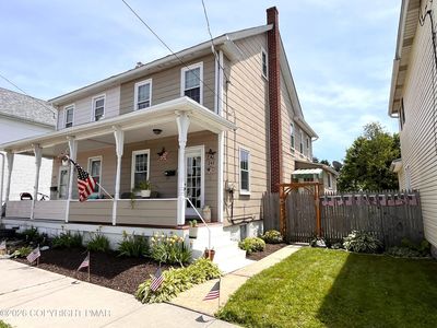 249 W White St