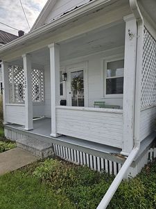 122 W South St