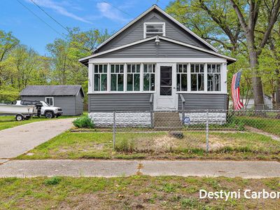 635 Leonard Ave