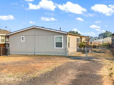 939 NW Cains Rd