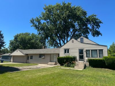 Property at 100 Country Club Dr, Northlake, IL