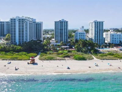 2401 Collins Ave APT 703