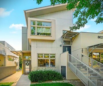 802 Blondel St #103