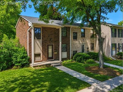 8358 Lakeview Dr