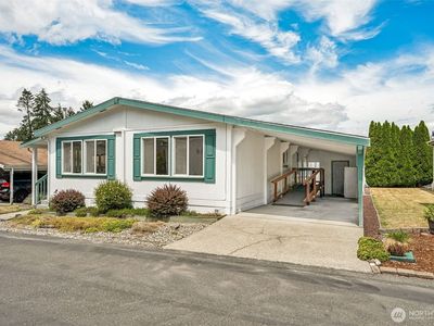 592 NE Saturn Lane