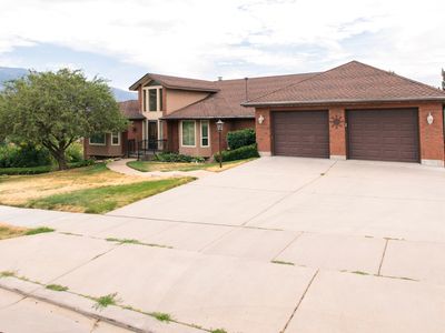 1063 E 5700 S