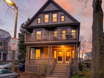2 Moultrie St #2