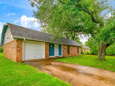 350 Town East Dr