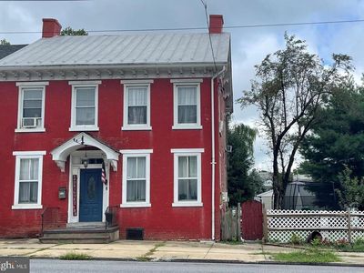 133 W Main St