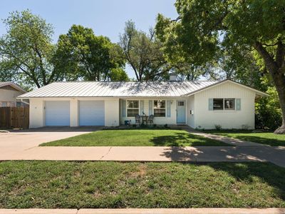 5905 Marilyn Dr