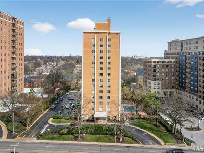 900 S Hanley Rd APT 11D