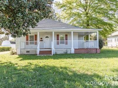 Property at 706 S Main St, Clover, SC