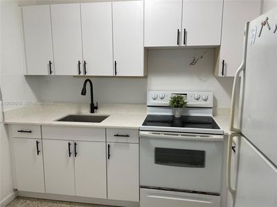 142 SW 18th Ave APT 19