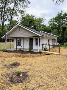 703 W Main St