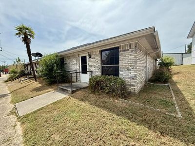 309 N Zavalla St