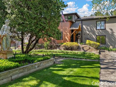 8201 Cherry Valley Ave SE