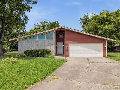 9902 E 28th Pl