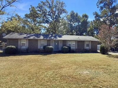 138 Lexington Dr