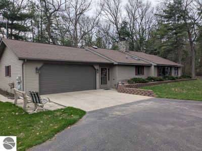 3747 Cayuga Trl