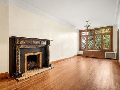 29 Perry St APT 2R