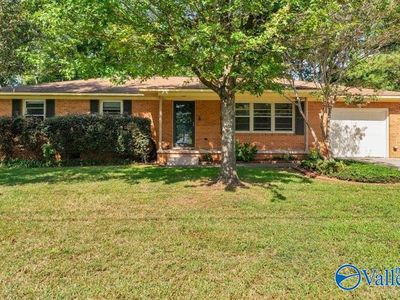 2307 Giles Dr NE