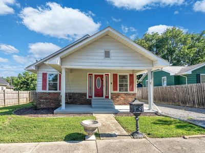 305 W 5th St