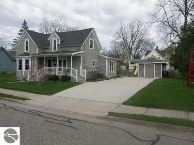 714 2nd Ave