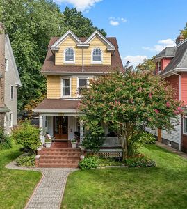 751 Rugby Rd