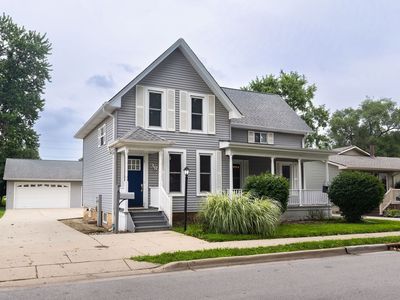 38 N Green St
