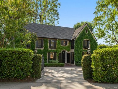 1241 S Oak Knoll Ave