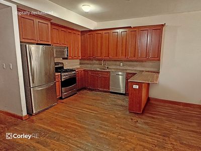 852 E 7th St APT 3B