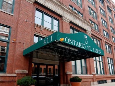 411 W Ontario St APT 601