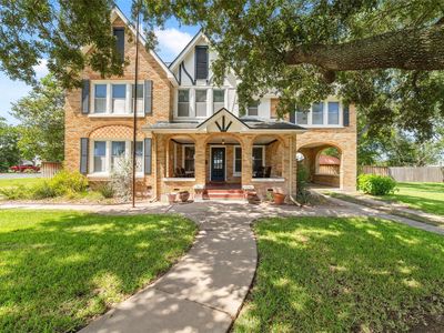 401 E Main St