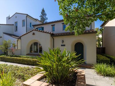 1214 Dahlia Loop
