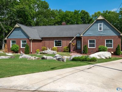 3412 Stillwood Dr SW