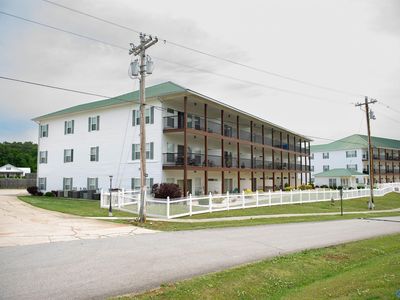 5799 Bay Village Dr APT 2004
