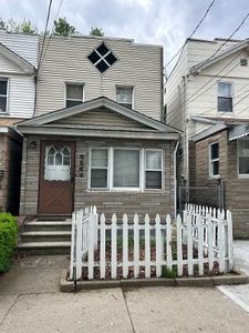 91-48 89 Street