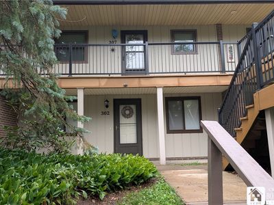 302 Edgewater Dr