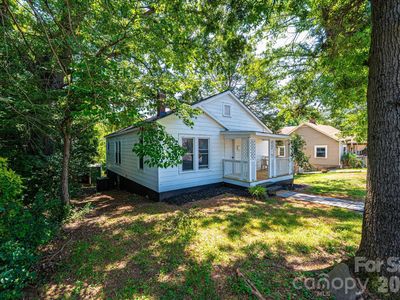 Property at 423 N Davis Ave, Newton, NC