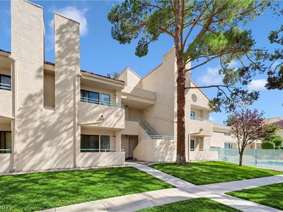 920 N Sloan Ln APT 202