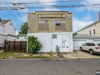 172 Lyon St