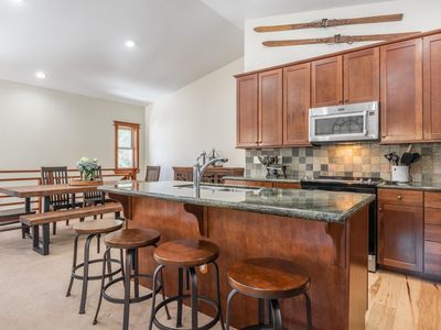 125 Davison Rd #1
