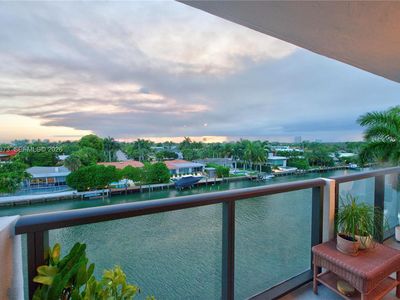 9800 W Bay Harbor Dr APT 503