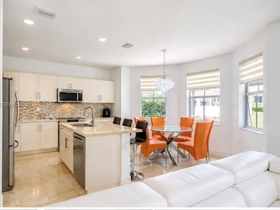 10555 NW 69th Ter