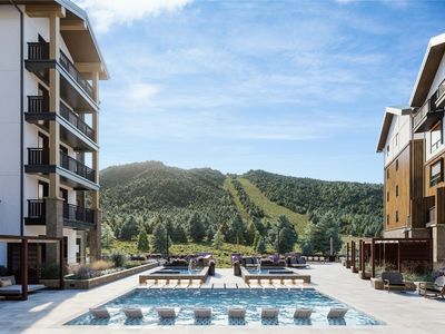 75 Hunki Dori Ct #E407