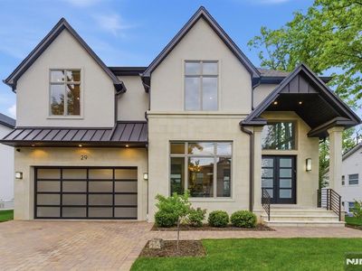 29 Roslyn Ave