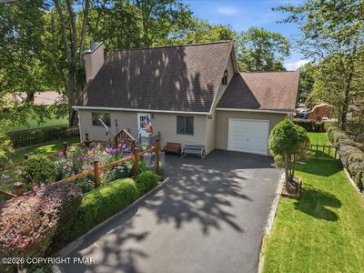 7110 Robinwood Dr