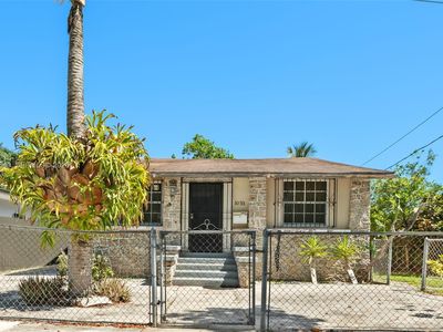1053 NW 28th St