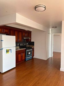 30-63 31st St #502